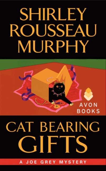 Cat Bearing Gifts: A Joe Grey Mystery