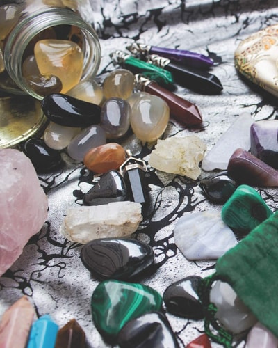 Crystals and Gemstones Boho Self-Care Workbook A Creative Approach to Wellness