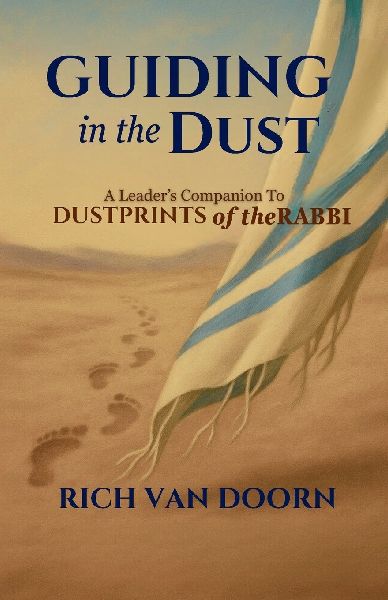 Guiding in the Dust: A Leaders Companion to Dustprints of the Rabbi