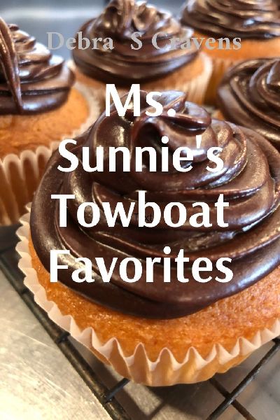 Ms. Sunnies Towboat Favorites